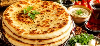 نان تابه ای ساده و نرم؛ نانی فوری و خوشمزه برای صبحانه و شام بدون فر