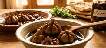 سیر ترشی خوش رنگ و خوش طعم به روش اصیل؛ راز یک ترشی جاافتاده و بی نظیر