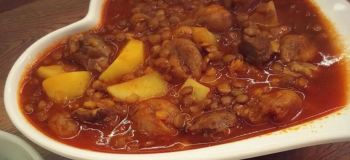 طرز تهیه خورش عدس طالقان (مرجو خورش)؛ خورش سنتی و خوش عطر قزوینی با طعم بی نظیر عدس و گوشت