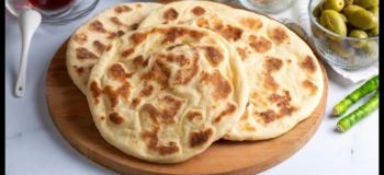 طرز تهیه نان تابه ای بدون فر به روش سنتی شمالی؛ نانی نرم و خوش عطر برای صبحانه