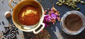 بهترین ادویه برای قیمه چیست؟ ترکیب ادویه قیمه مجلسی و خوش عطر