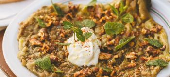 طرز تهیه بورانی بادمجان؛ پیش غذای خوشمزه و مجلسی با طعم دودی و سیر