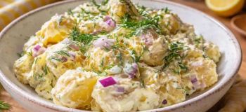 طرز تهیه سالاد پیازچه فرانسوی؛ سالادی کرمی، خوشمزه و مجلسی با طعم رستورانی