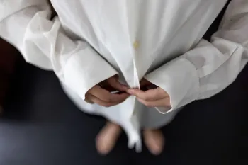 تاثیر روانشناختی پوشیدن لباس سفید بر احساسات و رفتار