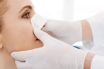 چند روز بعد از عمل بینی میتوانیم صورتمان را بشوریم و حمام کنیم ؟