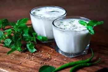 ۸ چاشنی خوشمزه و عالی برای دوغ