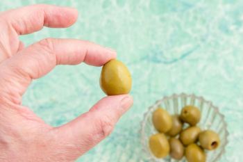 خواص شگفت انگیز خوردن روزانه یک زیتون برای سلامتی
