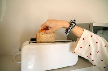 رایج ترین مشکلات توستر و علت روشن نشدن آن