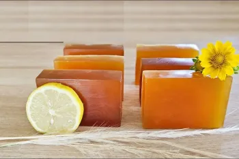 نحوه ساخت صابون لیمویی خانگی برای پوست روشن تر