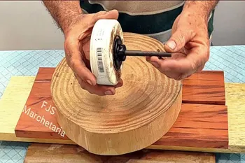 پروژه ای شگفت انگیز با استفاده از چوب و یک موتور چاپگر دست دوم