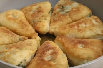 طرز تهیه پای پفکی با سیب زمینی و سبزیجات