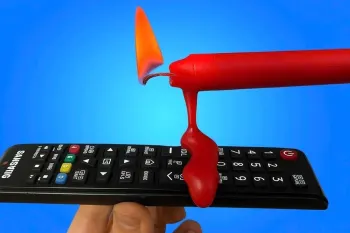 نحوه تعمیر ریموت کنترل تلویزیون با ۱ عدد شمع