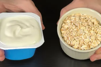 صبحانه را در عرض چند دقیقه / فقط 1 فنجان جو دوسر و مقداری ماست نیاز دارید