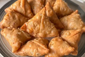 طرز تهیه سمبوسه بدون نیاز به نان / سمبوسه های ترد و طلایی