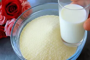فقط آرد و شیر بدون تخم مرغ / طرز تهیه کیک ساده و سریع در ۵ دقیقه
