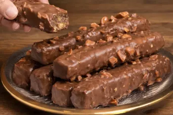 بدون تخم مرغ و بدون آرد! بدون نیاز به پخت! طرز تهیه یک دسر شیرین و ترد که در دهان آب می شود!