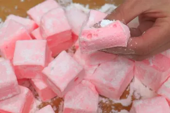 طرز تهیه مارشمالو فنری و خوشمزه بدون شل شدن و چسبیدن