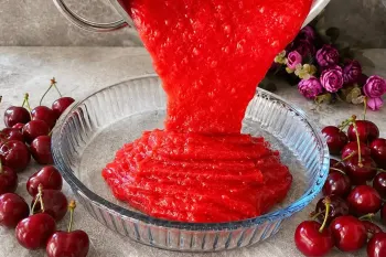 طرز تهیه دسر گیلاس خوشمزه و ساده | با نکات هم و ریزه کاری ها