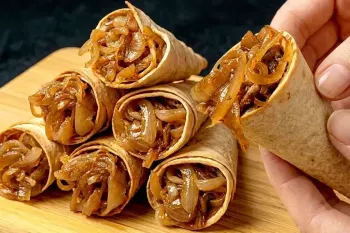 طرز تهیه پیاز سوخاری در تورتیلا با طعم کارامل و بالزامیک