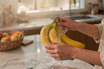 روش های طبیعی افزایش ماندگاری موز و جلوگیری از سیاه شدن آن