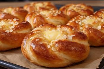 طرز تهیه نان کرم دار پودینگی خانگی خوشمزه و لذیذ در منزل