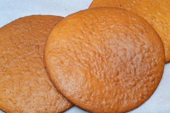 طرز تهیه کیک عسلی فوری ۳۰ دقیقه ای مناسب چای عصرانه