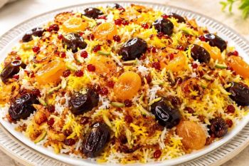 طرز تهیه رشته پلو مجلسی و شیک با دانه های کشیده برای ۶ نفر