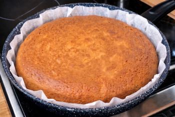 طرز تهیه کیک سیب رژیمی، بدون فر و بدون شکر در چند دقیقه