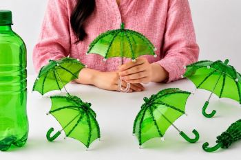 بطری پلاستیکی را دور نریزید! نحوه ساخت چتر دکوری با بطری دور ریختنی