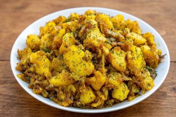 طرز تهیه خوراک دو پیازه آلو بوشهری خوش عطر و اقتصادی