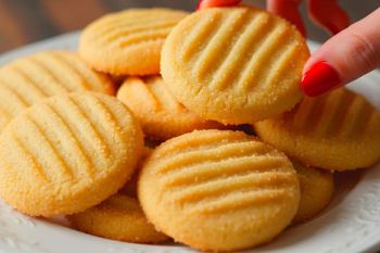 طرز تهیه کوکی کره ای با ۳ قلم مواد ساده