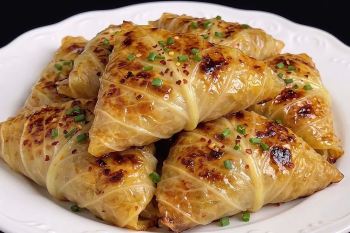 طرز تهیه سمبوسه سبزیجات با برگ کاهو و کلم بدون وا رفتن