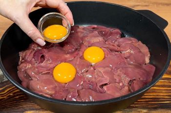 طرز تهیه شام سریع و خوشمزه با جگر مرغ و تخم مرغ