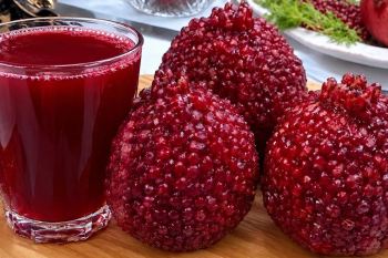 روش های اصولی انتخاب انار آبدار و شیرین بر اساس خطوط برجسته پوست زبر و تاج باز