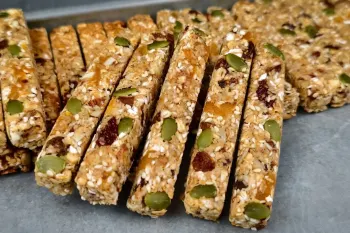 طرز تهیه گرانولا بار رژیمی بمب انرژی سالم، بدون شکر و آرد مناسب همه