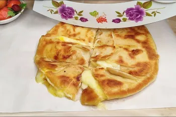 طرز تهیه نان سیب زمینی پنیری در ماهیتابه بدون فر،بدون مخمر، بدون تخم مرغ نان فوق العاده خوشمزه