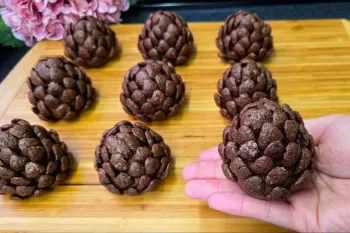 طرز تهیه دسر شکلاتی بدون فر آماده در 5 دقیقه با 3 ماده ساده