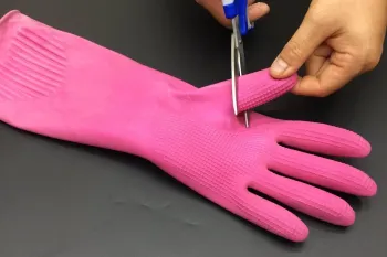 «ترفندهای ساده و رایگان برای استفاده دوباره از دستکش های پاره»