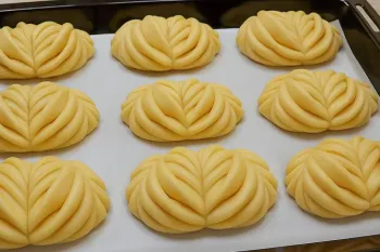 طرز تهیه نان چندلایه ی خانگی؛ آموزش قدم به قدم بدون پیچیدگی و زحمت زیاد