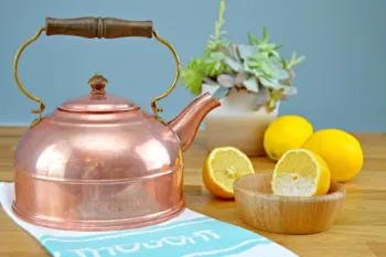 ۲ ترفند آسان برای از بین بردن گچ کتری و سماور