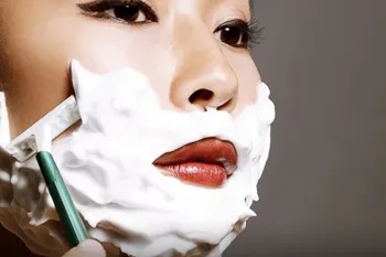 روش صحیح اصلاح صورت خانم ها با ژیلت + مزایا و نکات مهم