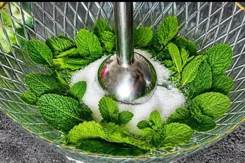 نعناع و شکر را مخلوط کن و از نتیجه ش شگفت زده شو