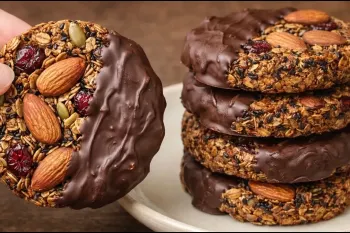 طرز تهیه کلوچه رژیمی با جو دوسر بدون شکر و آرد آماده در ۱۵ دقیقه