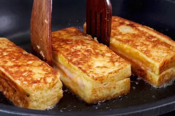 خوشمزه ترین ساندویچ گرم با نان، تخم مرغ و پنیر | هر روز می پزمش 😋