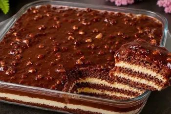 طرز تهیه دسر ۵ دقیقه ای بدون فر با شکلات و بیسکویت؛ خنک و خوشمزه برای تابستان