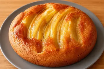 طرز تهیه کیک موز و تخم مرغ بدون فر با عطر و طعمی بی نظیر | دستور پخت فوق العاده آسان و سریع