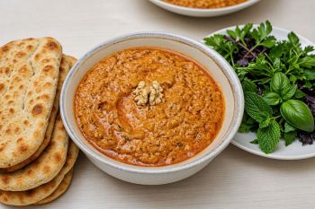 طرز تهیه کال جوش؛ غذای سنتی تهرانی با کشک، گردو و گوجه