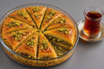 طرز تهیه باقلوا غازی؛ راز باقلوا اصیل ترکیه با خمیر فیلو