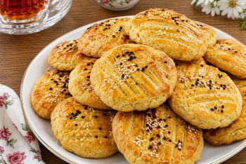 طرز تهیه نان چای قزوین شیرینی خوشمزه برای عصرانه و کنار چای