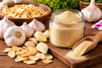 طرز تهیه پودر سیر خانگی؛ سفید، خوش بو و بدون مواد افزودنی